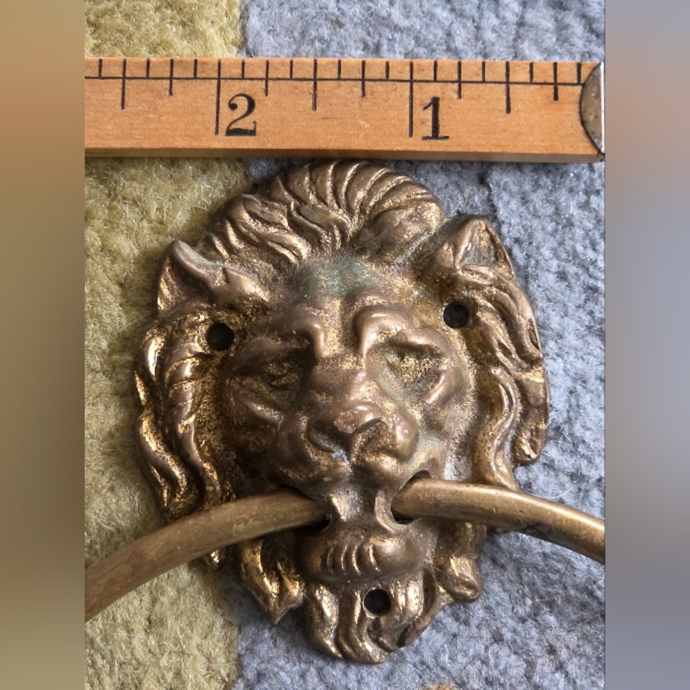 VINTAGE BRASS-LION HEAD WITH RING WALL TOWEL HOLDER 5" RING - Picture 4 of 4